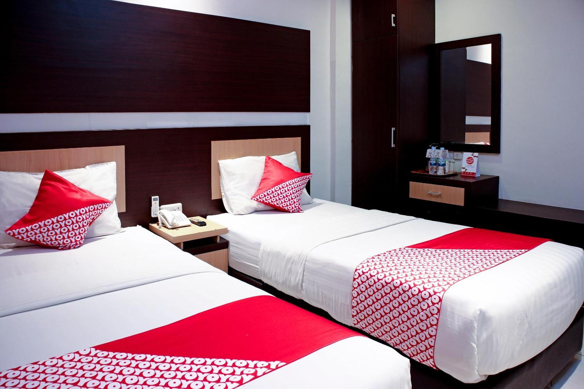 Oyo 1009 Hotel Bumi Malaya Medan Dış mekan fotoğraf